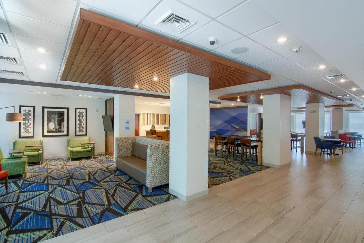 Holiday Inn Express & Suites Mobile - University Area By Ihg Екстериор снимка