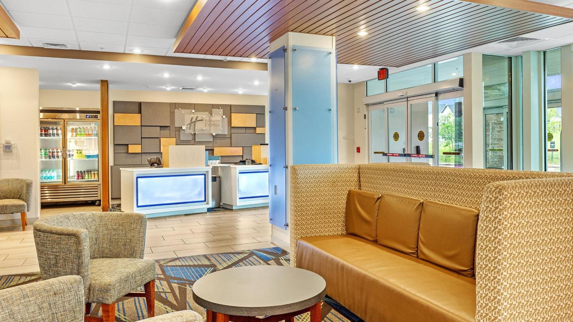 Holiday Inn Express & Suites Mobile - University Area By Ihg Екстериор снимка