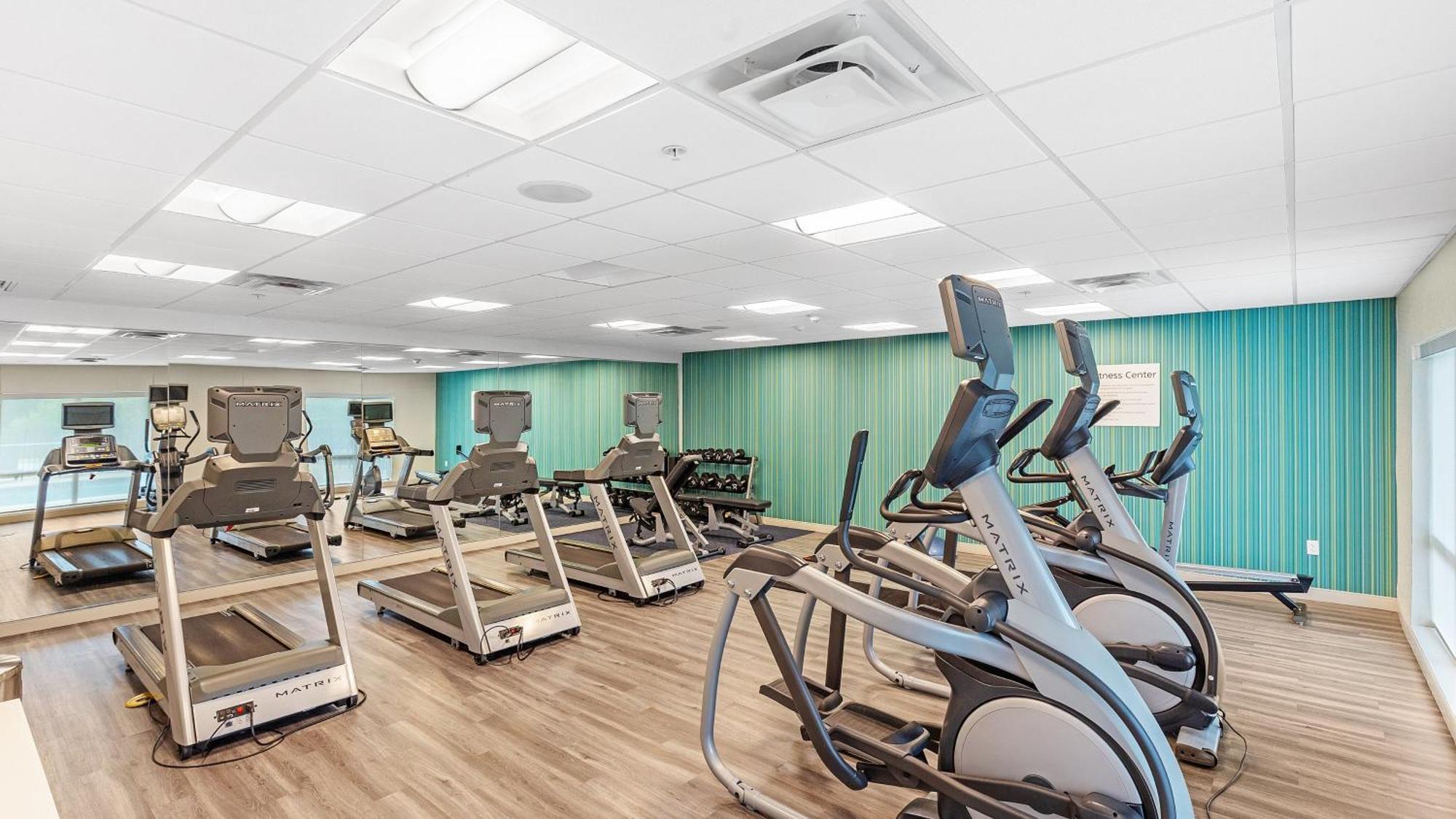 Holiday Inn Express & Suites Mobile - University Area By Ihg Екстериор снимка