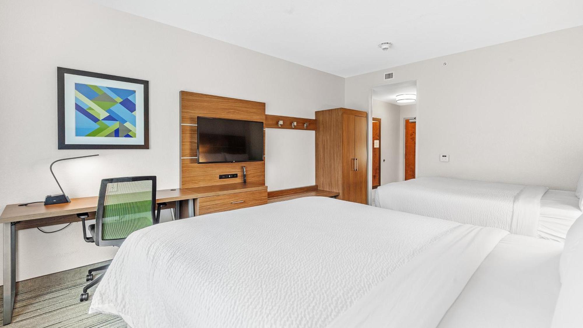 Holiday Inn Express & Suites Mobile - University Area By Ihg Екстериор снимка