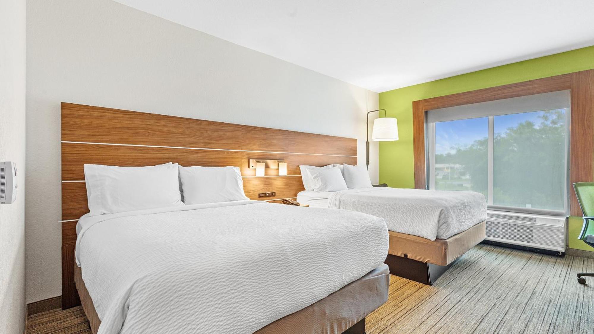 Holiday Inn Express & Suites Mobile - University Area By Ihg Екстериор снимка