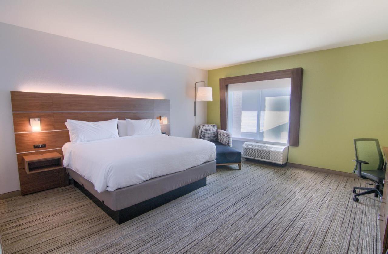 Holiday Inn Express & Suites Mobile - University Area By Ihg Екстериор снимка