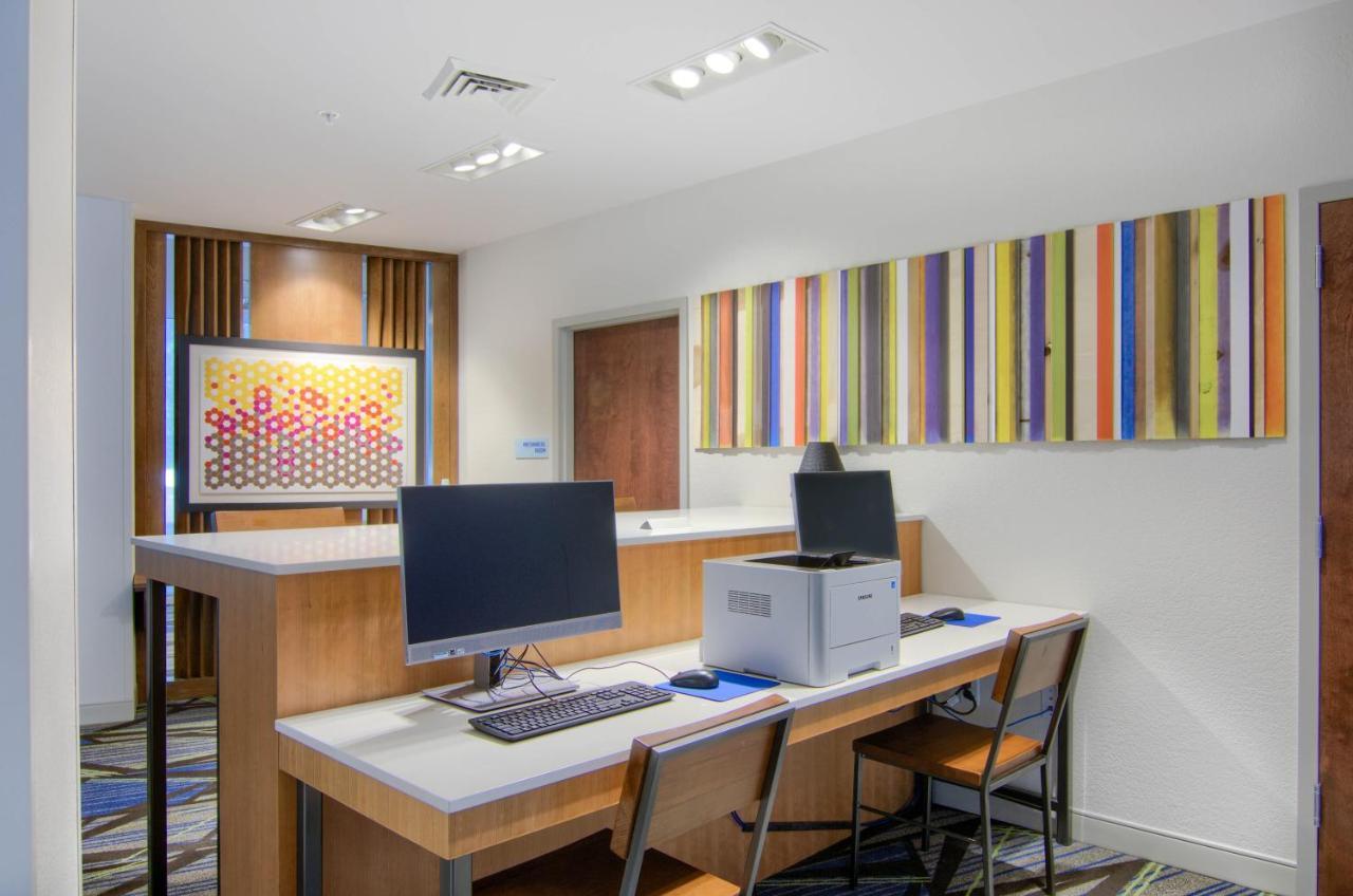 Holiday Inn Express & Suites Mobile - University Area By Ihg Екстериор снимка