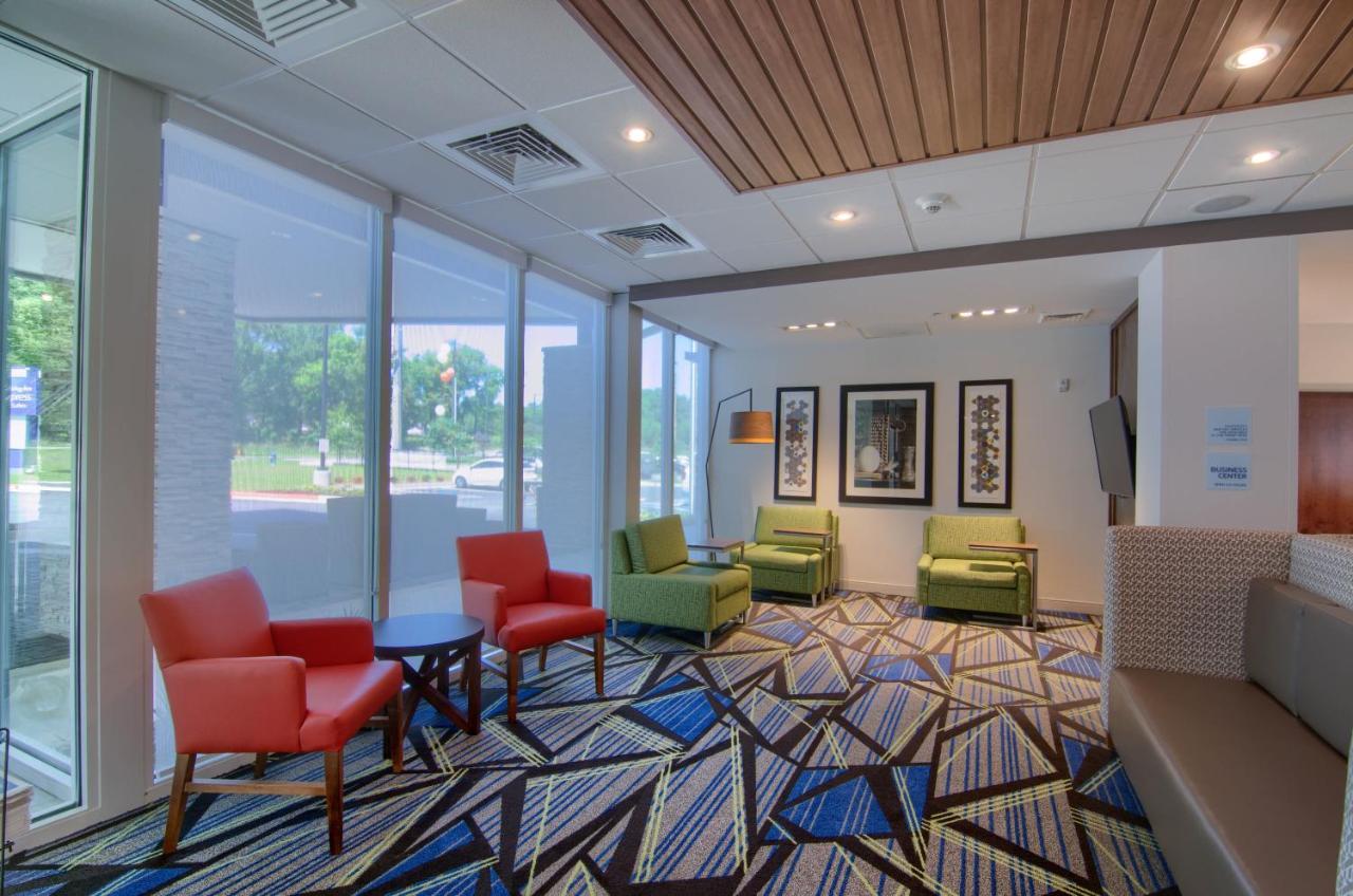 Holiday Inn Express & Suites Mobile - University Area By Ihg Екстериор снимка